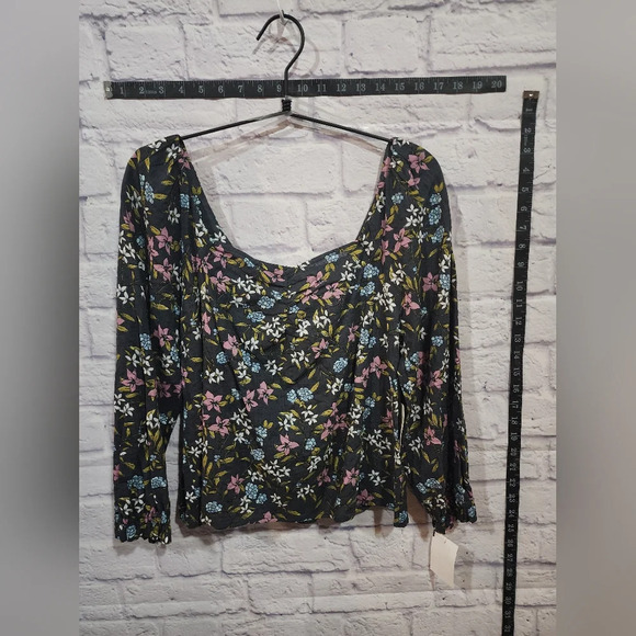 a.n.a brand shirt with floral print and dark background Size XSmall - Picture 1 of 8